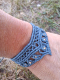 manchette tissé à la main en micro macramé