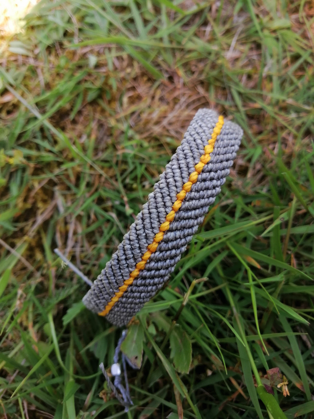 bracelet homme entièrement tissé à la main en micro macramé