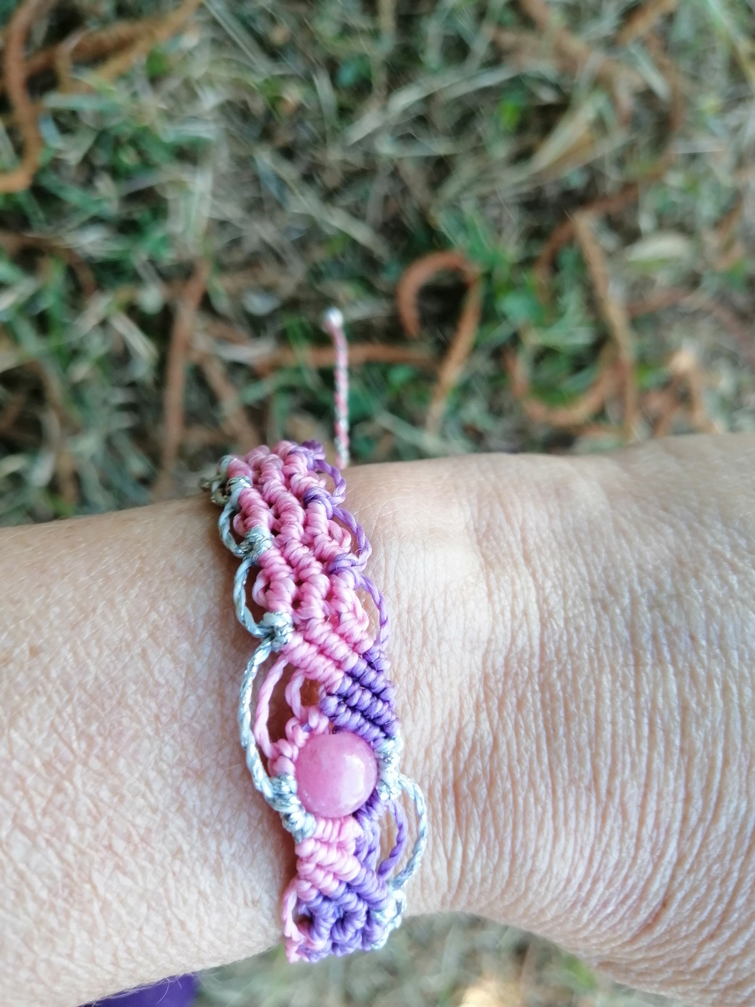 bracelet tissé à la main en micro macramé