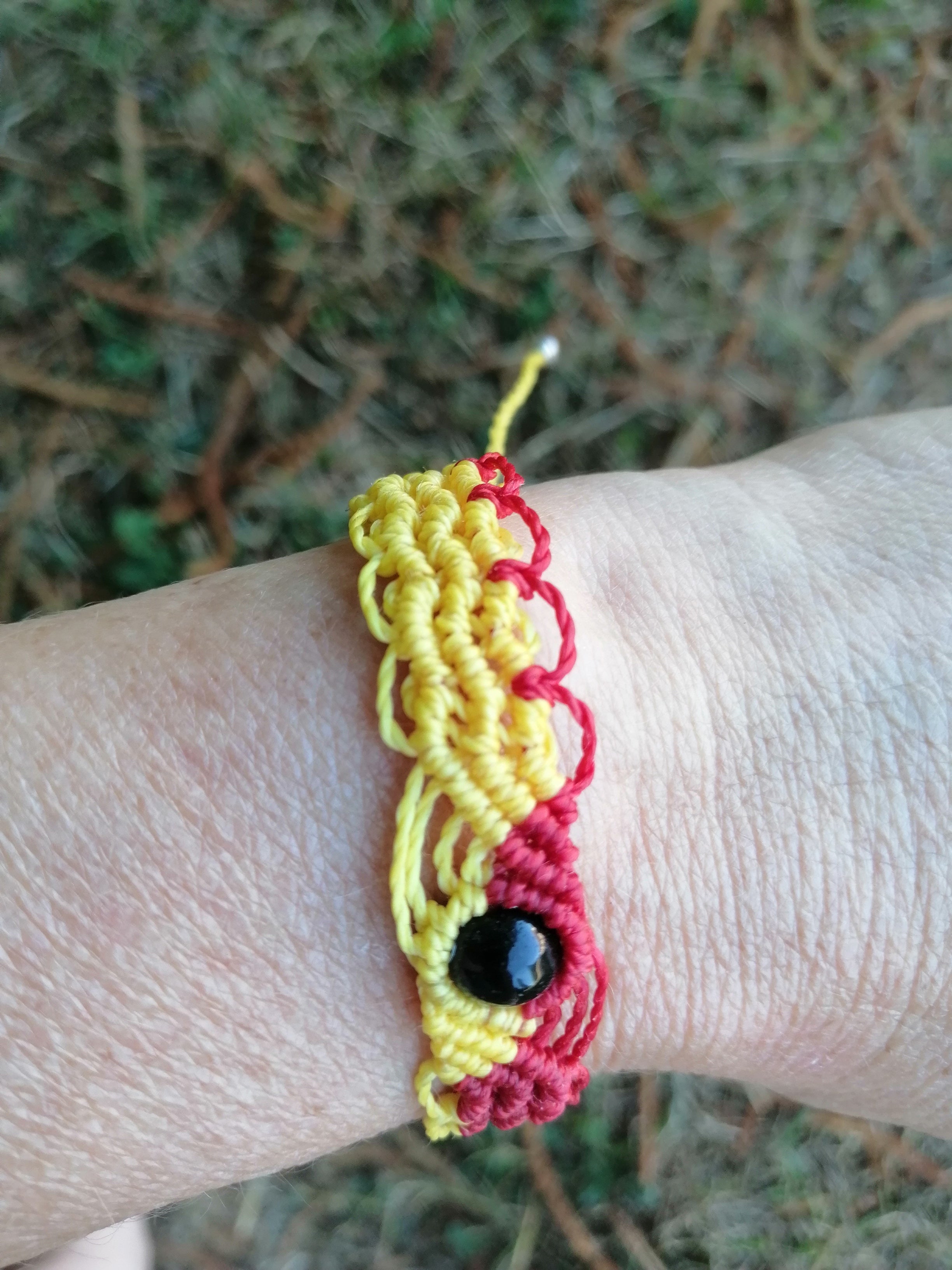 bracelet tissé à la main en micro macramé