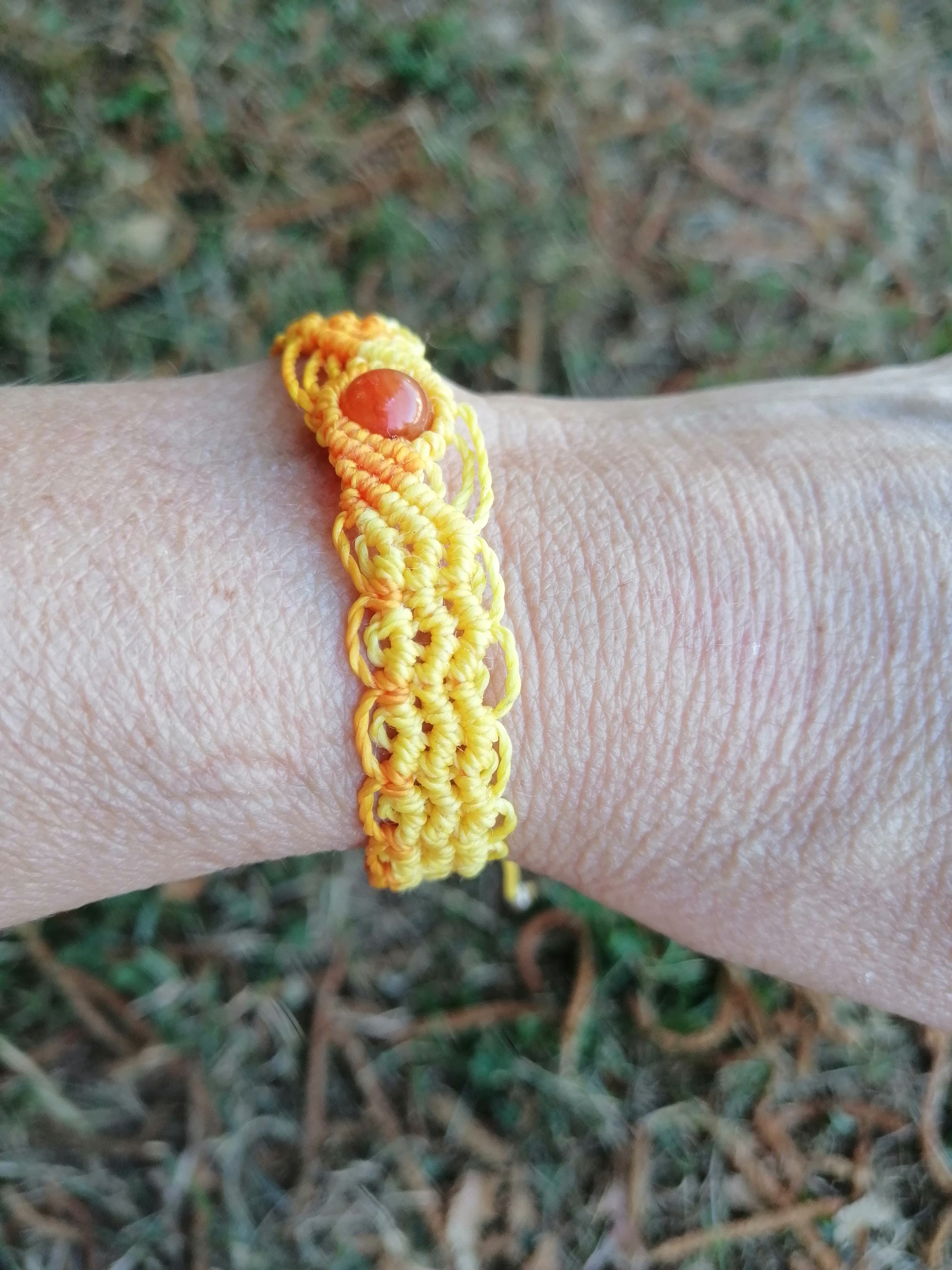 bracelet tissé à la main en micro macramé