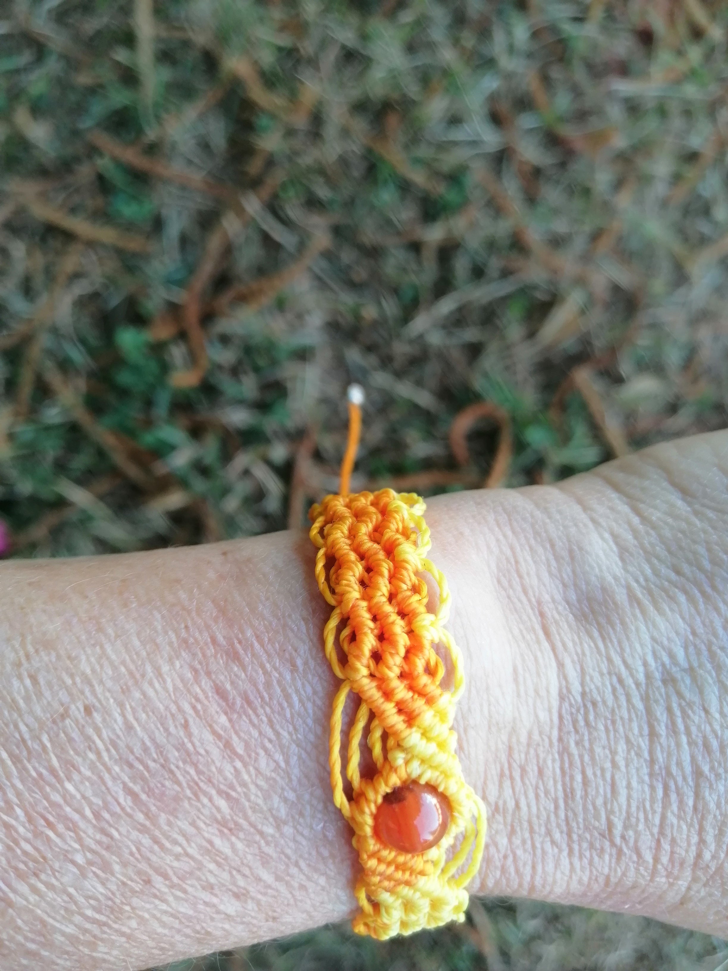 bracelet tissé à la main en micro macramé
