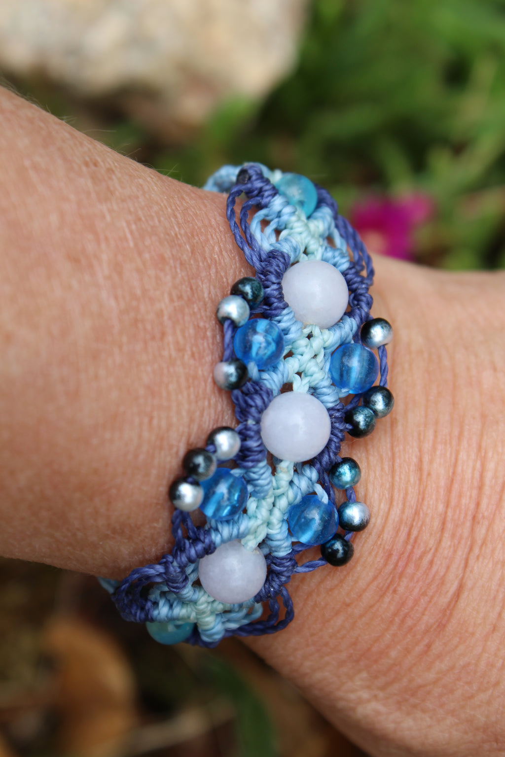 bracelet tissé à la main en micro macramé