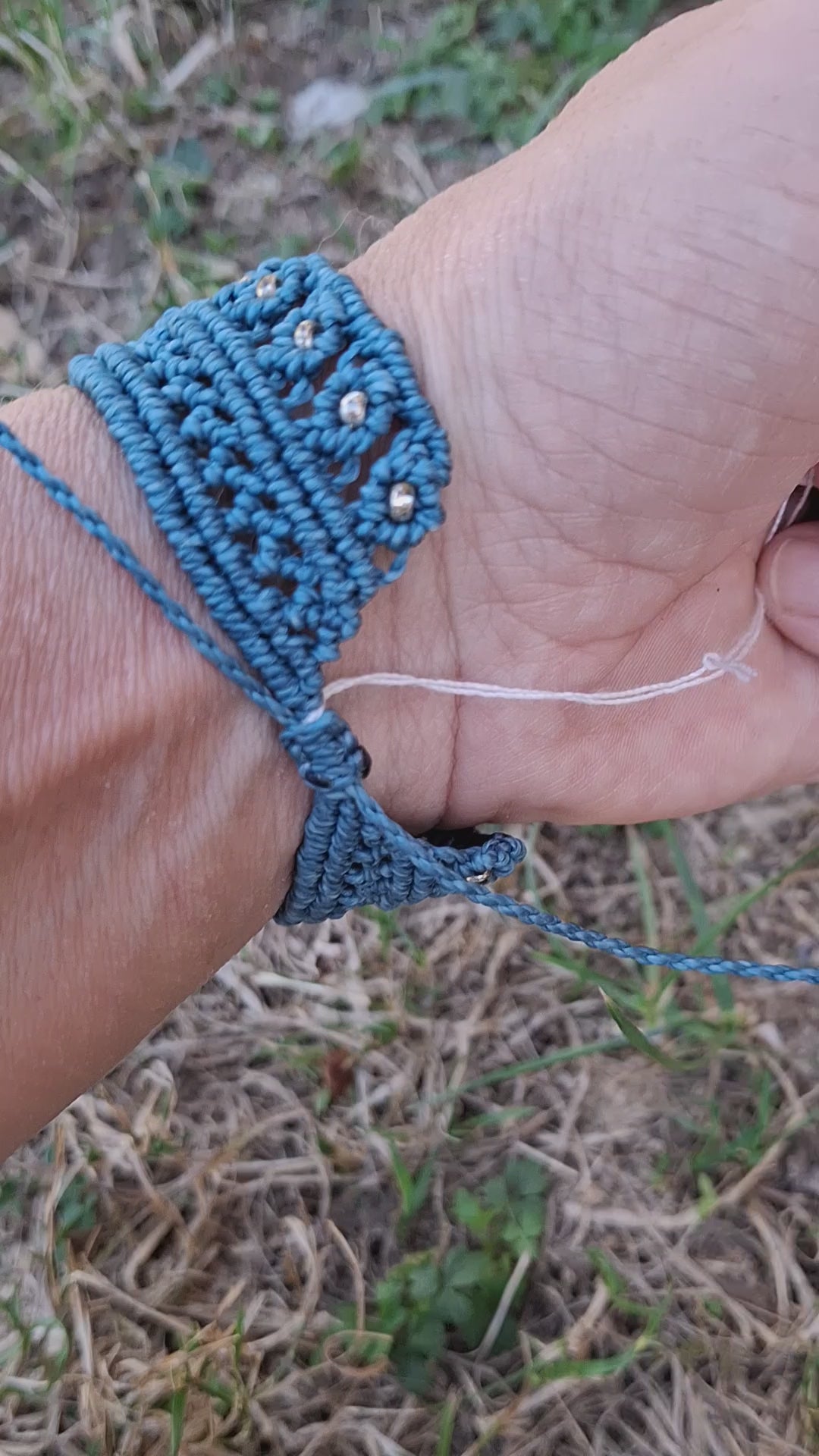 manchette tissé à la main en micro macramé