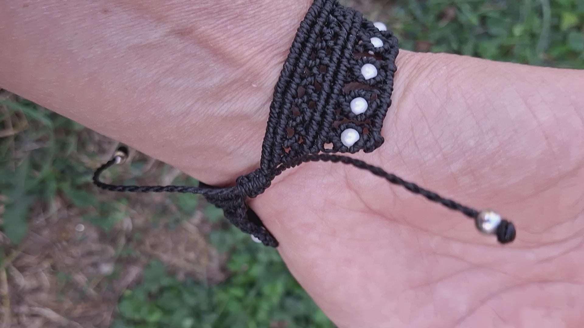 manchette tissé à la main en micro macramé